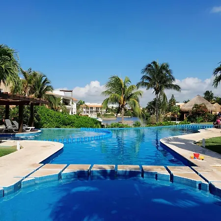 Lagoon-Front Apartment